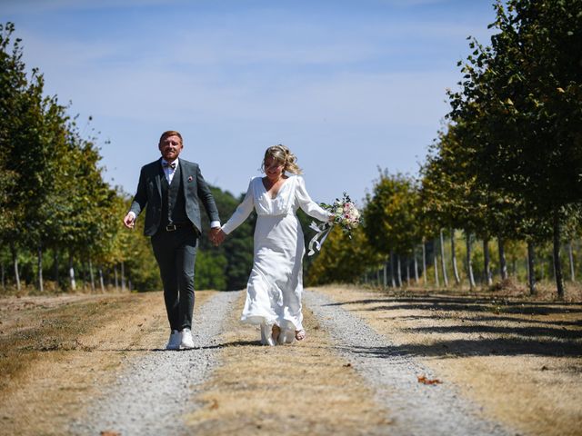 Le mariage de Aurélien et Sacha à Maxent, Ille et Vilaine 16