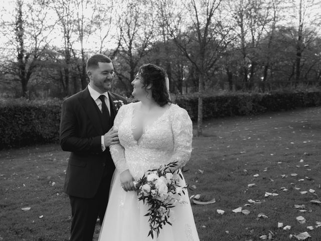Le mariage de Julien et Marjolaine à Laval, Mayenne 1