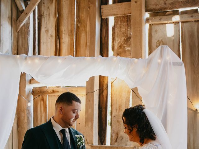 Le mariage de Julien et Marjolaine à Laval, Mayenne 24