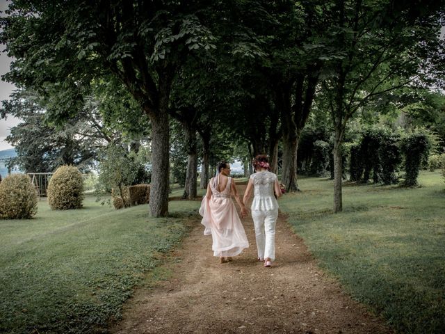 Le mariage de Sophie et Caroline à Cordelle, Loire 7