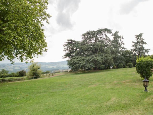 Le mariage de Sophie et Caroline à Cordelle, Loire 18