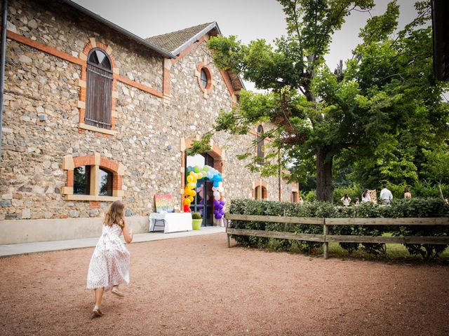 Le mariage de Sophie et Caroline à Cordelle, Loire 25