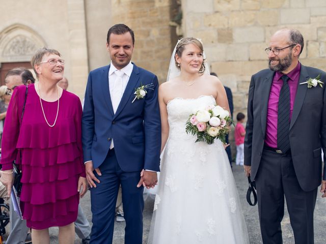 Le mariage de Jérémy et Claire à Sainte-Bazeille, Lot-et-Garonne 66