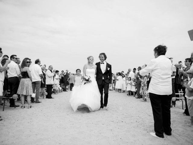 Le mariage de Sébastien et Jennifer à Marseillan, Hérault 77