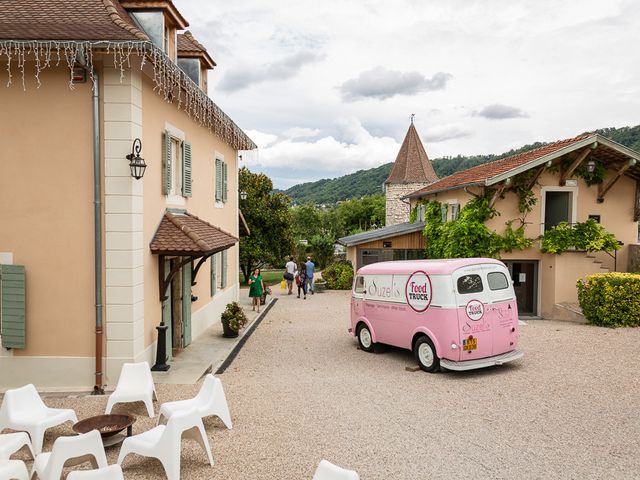 Le mariage de Axel et Edwige à Vignieu, Isère 1