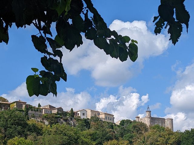 Le mariage de Eugénie et Romain à Lussan, Gard 5