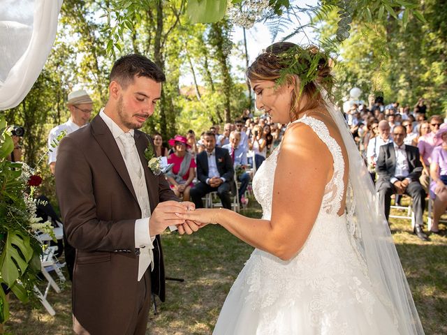 Le mariage de Thibaut et Laetitia à Marlieux, Ain 19