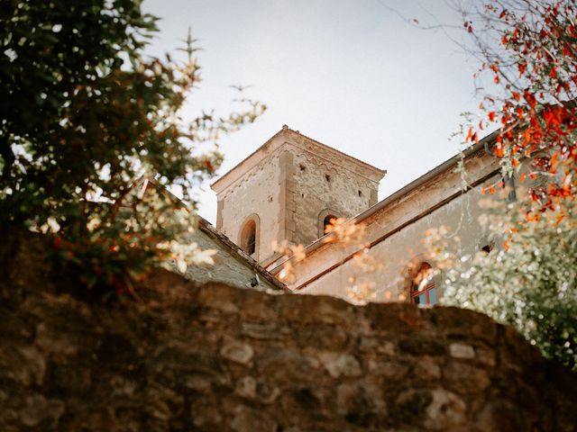 Le mariage de Basil et Lisa à Poët-Célard, Drôme 63