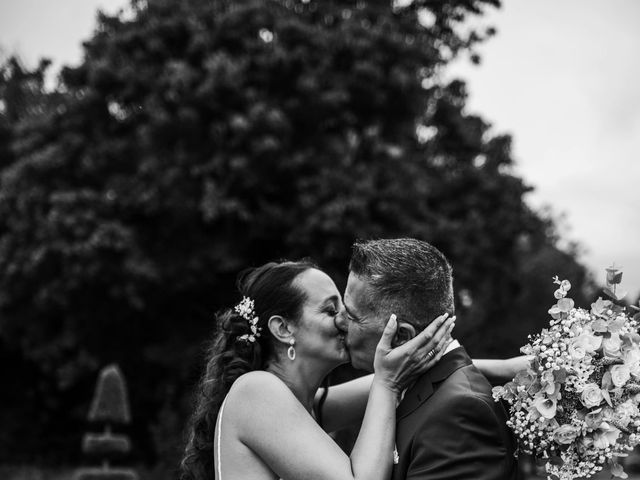 Le mariage de Julie et Dominique à Gosnay, Pas-de-Calais 18