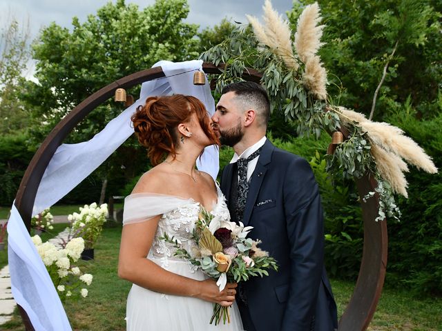 Le mariage de Loïc et Axelle à Champdieu, Loire 6