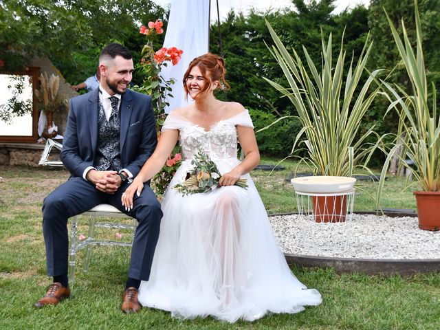 Le mariage de Loïc et Axelle à Champdieu, Loire 7