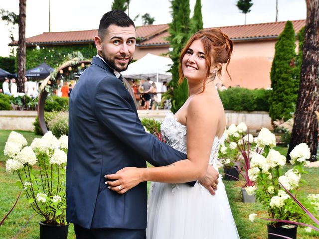 Le mariage de Loïc et Axelle à Champdieu, Loire 8