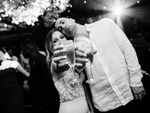 Le mariage de Alex et Julia à Saint-Hilaire, Aude 56