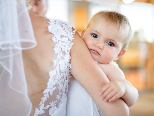 Le mariage de Anthony et Julie à Chuzelles, Isère 29