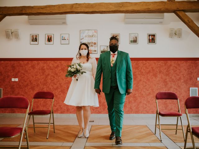 Le mariage de Marine et Crystal  à Bondoufle, Essonne 2