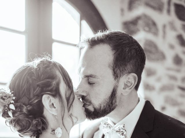Le mariage de Pierre et Elodie à Fougères, Ille et Vilaine 1