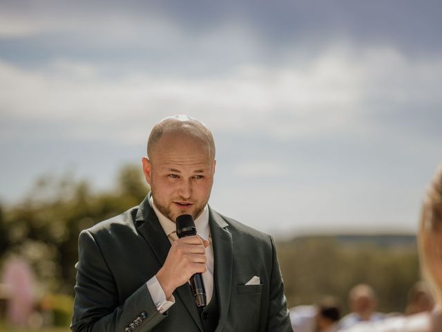 Le mariage de Etienne et Lucie à Sixt-sur-Aff, Ille et Vilaine 37