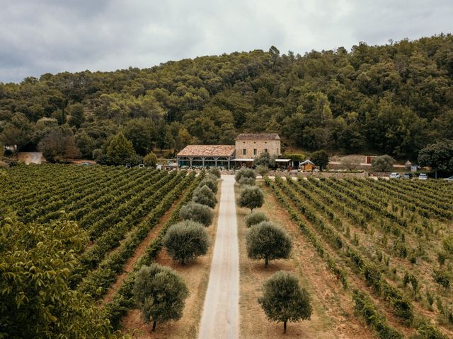 Le mariage de Elodie et Raphaël à Entrecasteaux, Var 1