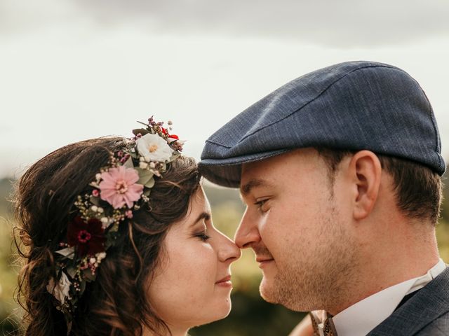 Le mariage de Elodie et Raphaël à Entrecasteaux, Var 76