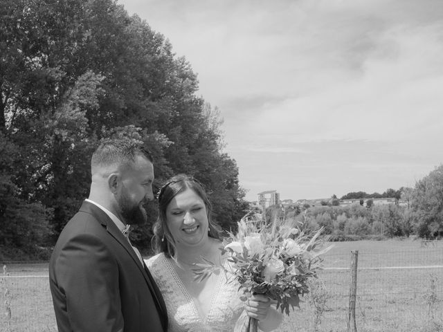 Le mariage de Laurent et Aurélie à Saint-Marcel-Bel-Accueil, Isère 23