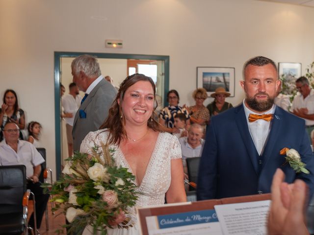 Le mariage de Laurent et Aurélie à Saint-Marcel-Bel-Accueil, Isère 1