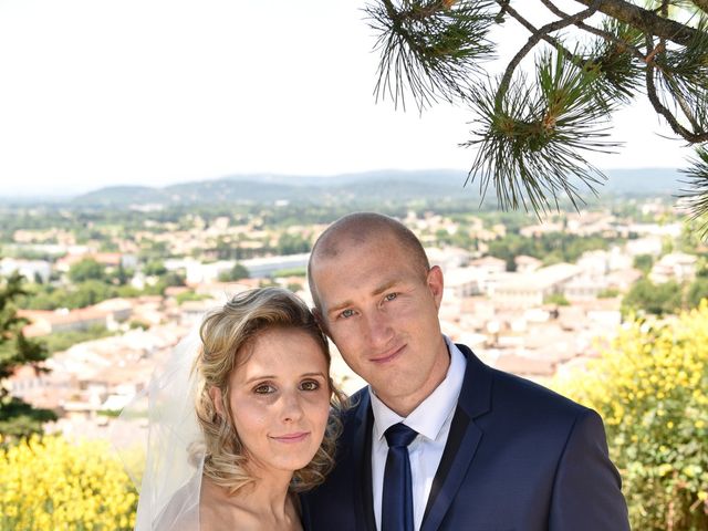 Le mariage de Jonathan et Pauline à Camaret-sur-Aigues, Vaucluse 13