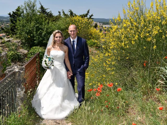 Le mariage de Jonathan et Pauline à Camaret-sur-Aigues, Vaucluse 14