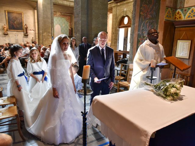 Le mariage de Jonathan et Pauline à Camaret-sur-Aigues, Vaucluse 21