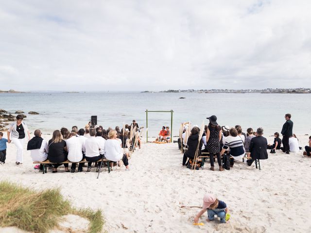 Le mariage de Yann et Virginie à Île de Batz, Finistère 10