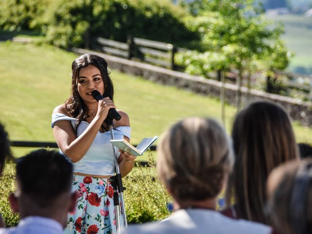 Le mariage de Anthony et Anaïs à Saint-Cassin, Savoie 7