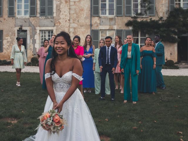 Le mariage de Thomas et Lucie à Neuilly-en-Sancerre, Cher 23