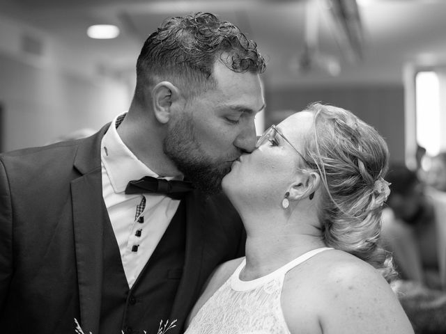Le mariage de Romain et Lucile à Erdeven, Morbihan 13
