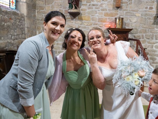 Le mariage de Romain et Lucile à Erdeven, Morbihan 25