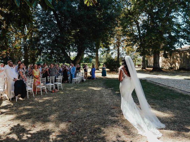 Le mariage de Scarlett et Aisha à Asques, Gironde 33