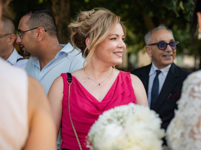 Le mariage de Olivier et Lamia à Louveciennes, Yvelines 25