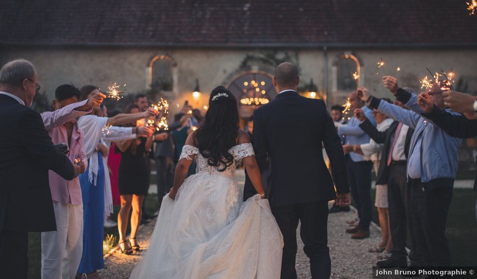 Le mariage de Thomas et Lucie à Neuilly-en-Sancerre, Cher