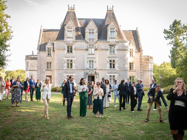 Le mariage de Emmanuel et Nicolas à Vouillé, Vienne 14