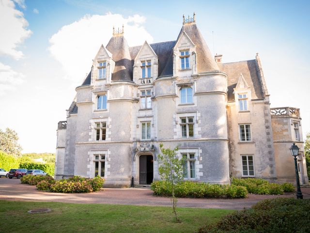 Le mariage de Emmanuel et Nicolas à Vouillé, Vienne 15