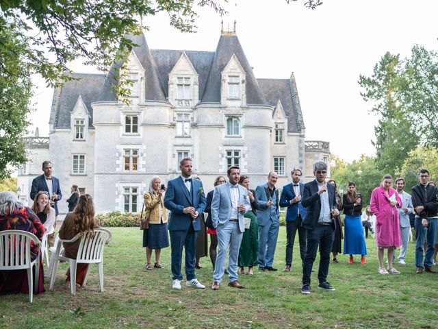 Le mariage de Emmanuel et Nicolas à Vouillé, Vienne 23