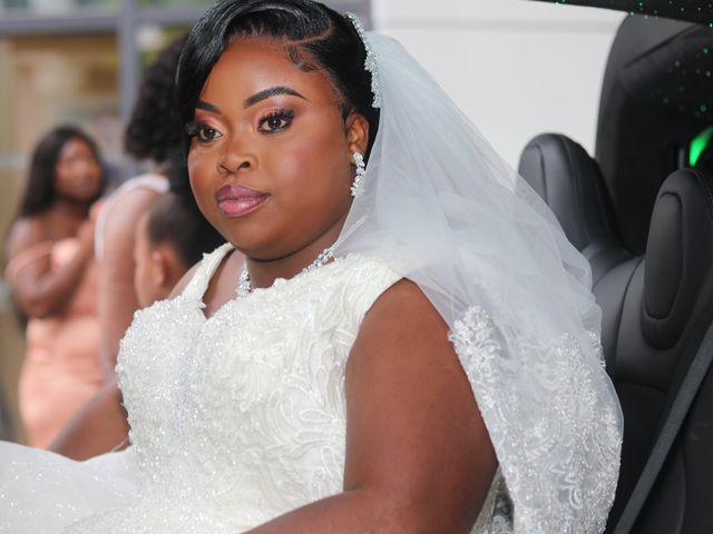 Le mariage de Steve et Rose à Beauchamp, Val-d&apos;Oise 1