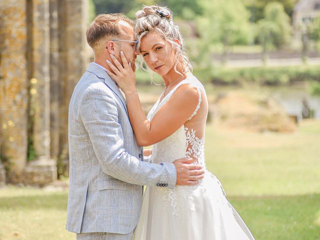 Le mariage de Kevin et Tiffany à Saint-Évroult-Notre-Dame-du-Bois, Orne 43