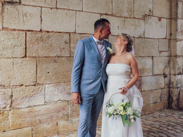 Le mariage de Michaël et Caroline à Tréclun, Côte d&apos;Or 32