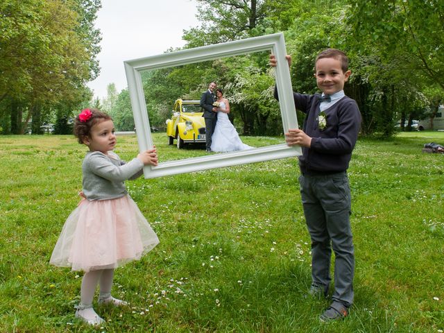 Le mariage de Jean et Elodie à Coulonges-sur-l&apos;Autize, Deux-Sèvres 13