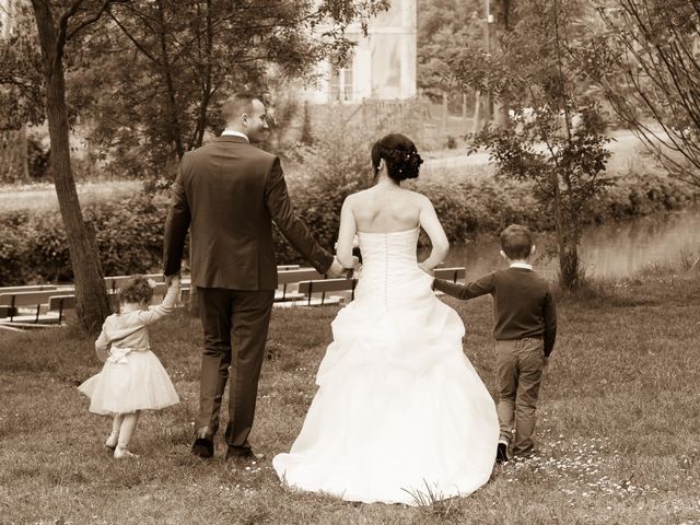 Le mariage de Jean et Elodie à Coulonges-sur-l&apos;Autize, Deux-Sèvres 14