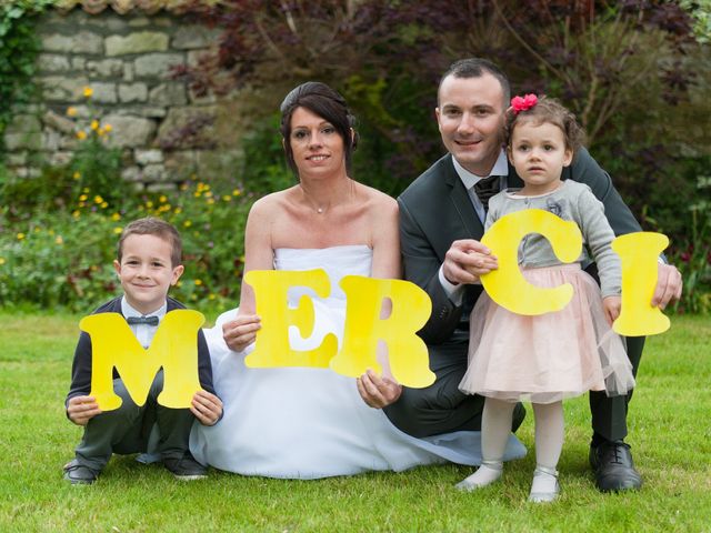 Le mariage de Jean et Elodie à Coulonges-sur-l&apos;Autize, Deux-Sèvres 17