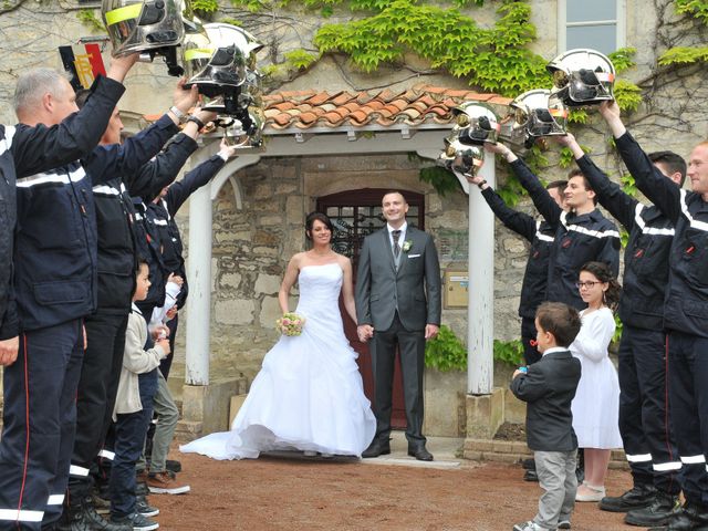 Le mariage de Jean et Elodie à Coulonges-sur-l&apos;Autize, Deux-Sèvres 23