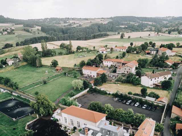 Le mariage de Bastien et Flora à Saint-André-de-Chalencon, Haute-Loire 6