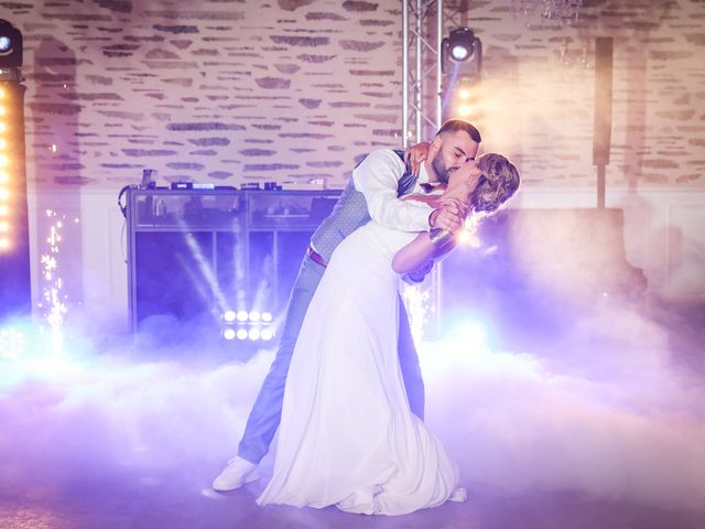 Le mariage de Mike et Annabelle à Le Pin-en-Mauges, Maine et Loire 1
