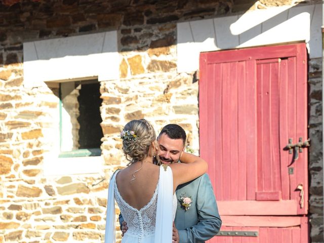 Le mariage de Mike et Annabelle à Le Pin-en-Mauges, Maine et Loire 19