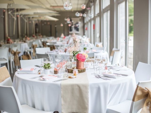 Le mariage de Joïc et Priscilla à Baume-les-Dames, Doubs 2